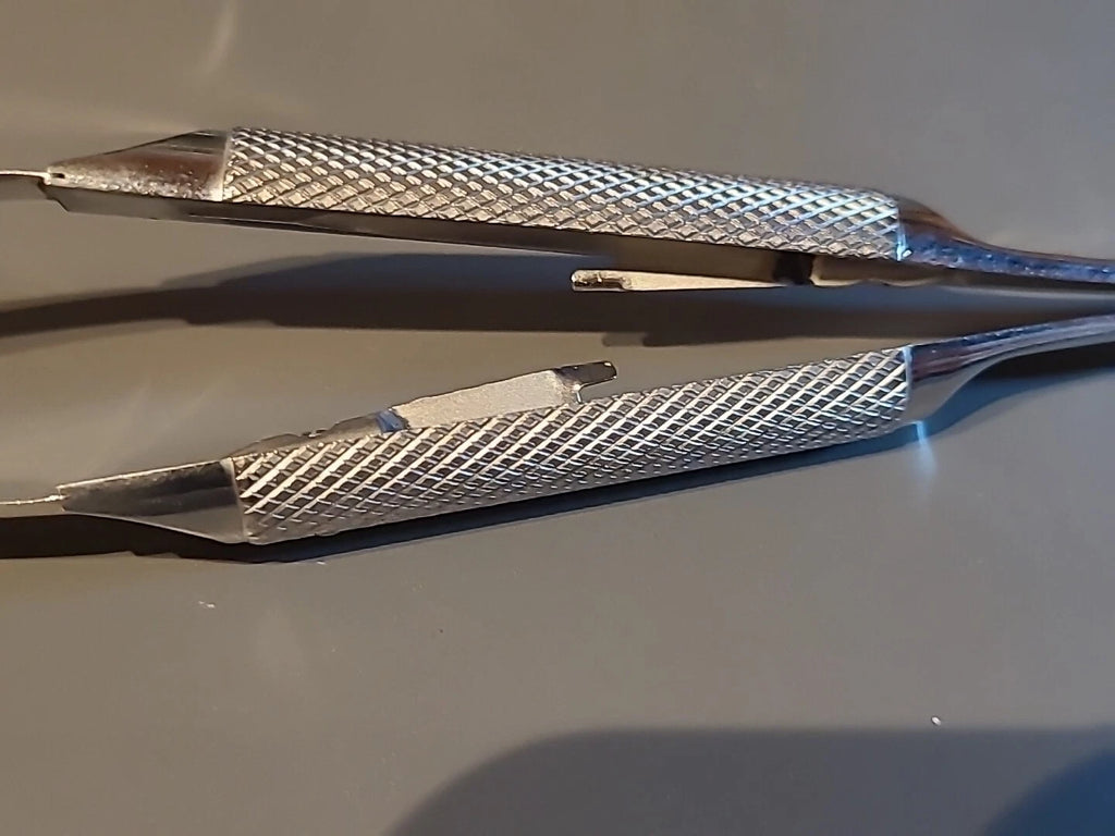 Karl Storz Ophthalmology cataract Curved Locking Forceps E3797