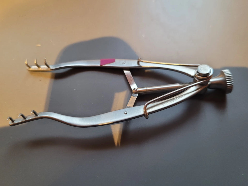 Storz Ophthalmology Cataract Speculum E-4500