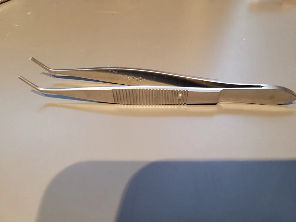 Storz Ophthalmology Cataract Angled With Teeth Forcep E1686