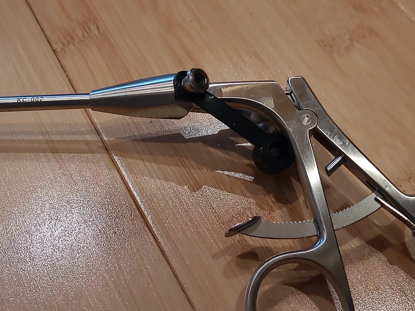 Kumar Laparoscopic Grasping Clamp kc-002