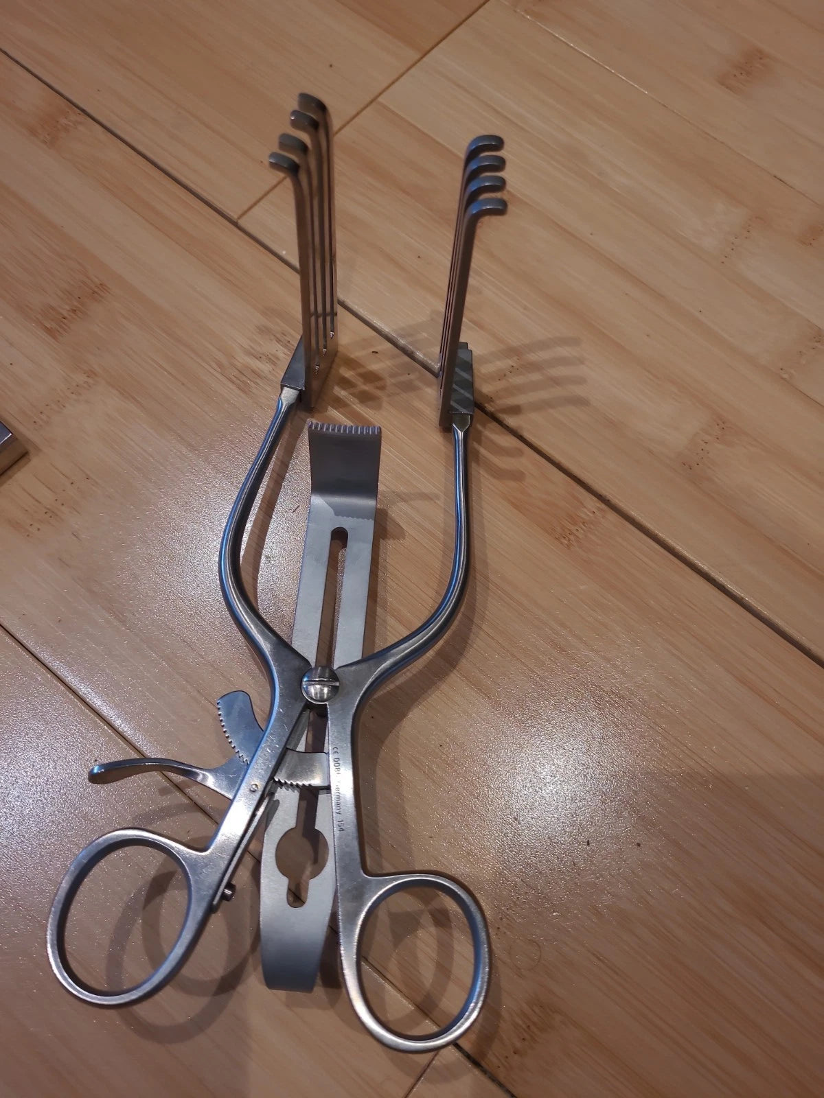 Symmetry Henley Retractor Set 32-3653