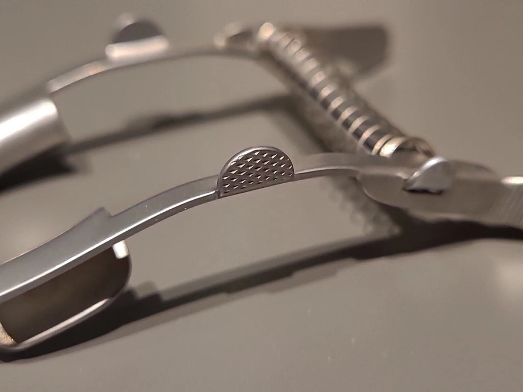 Geuder Ophthalmology Cataract Speculum Large 16946