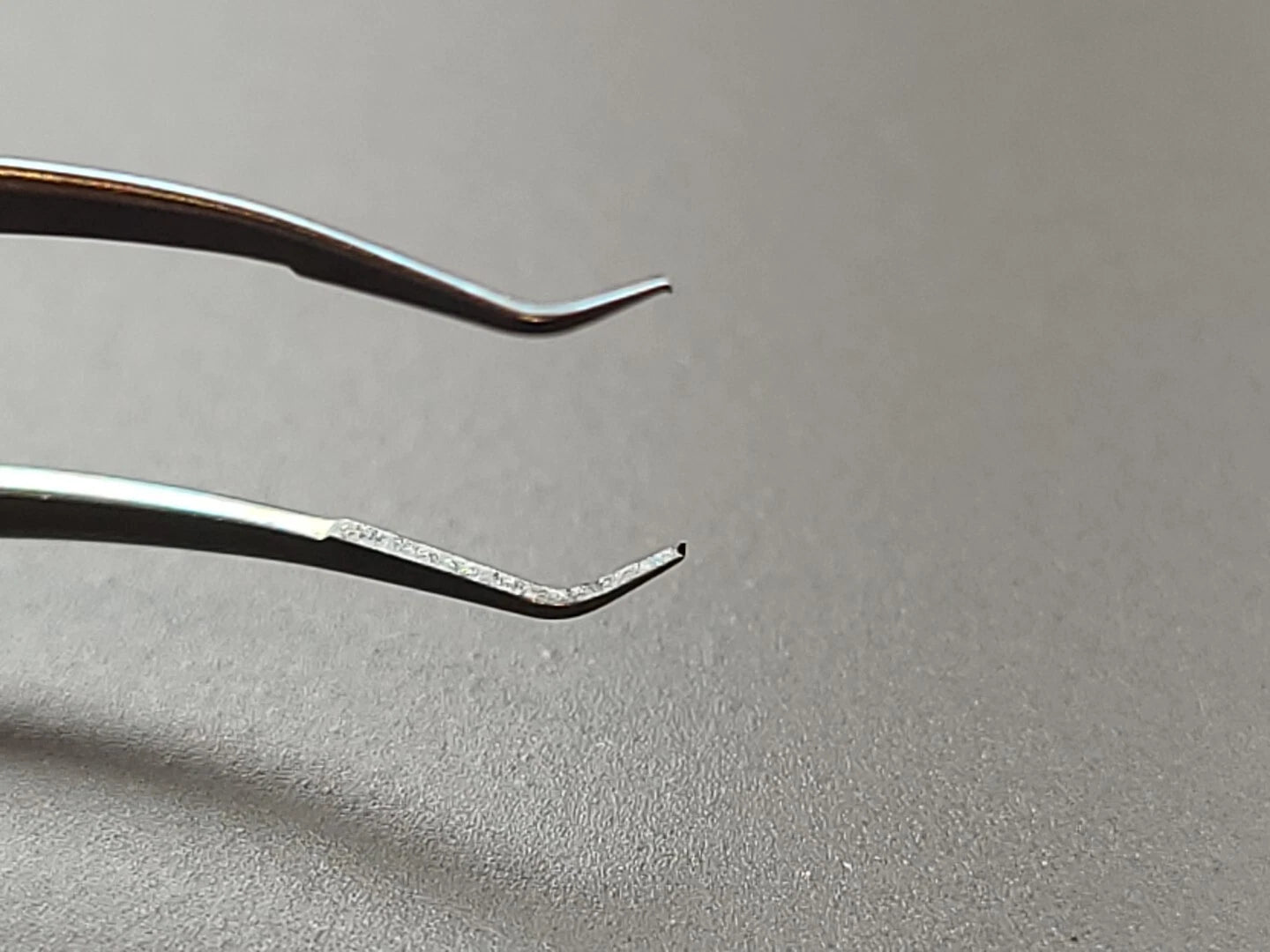 Karl Storz Ophthalmology Cataract Titanium Calibri Tooth Forceps 2-132