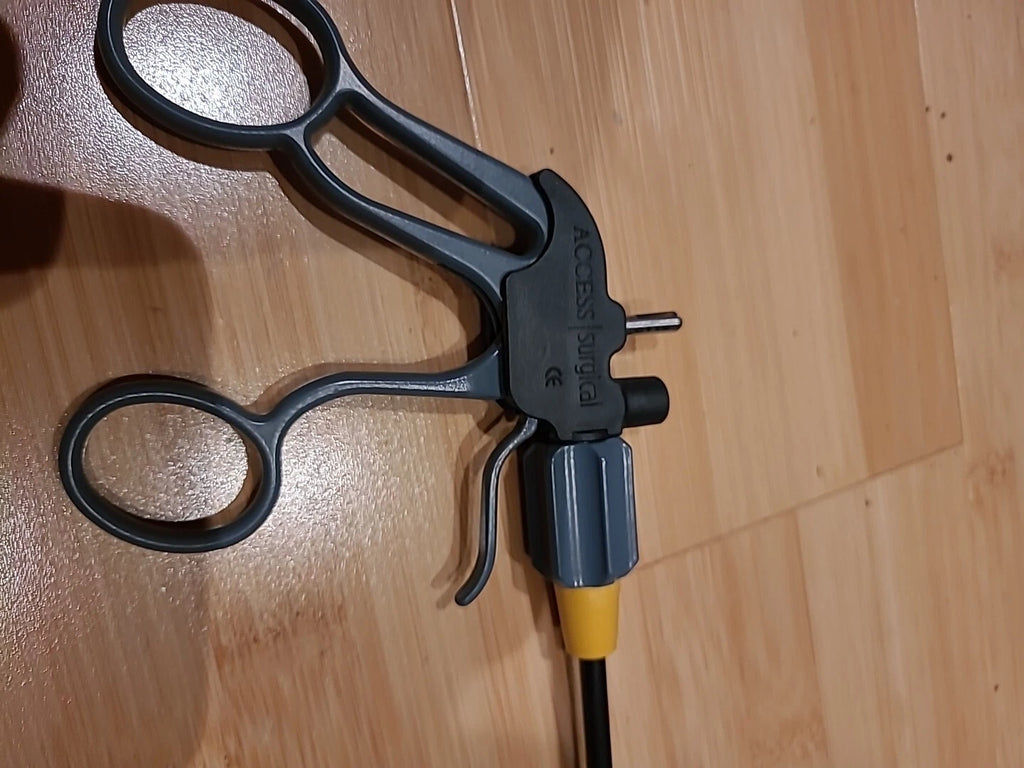DS Symmetry Surgical Laparoscopic  Barriatric Bowel Forceps Locking