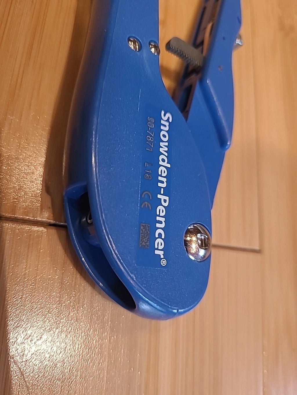 Snowden Pencer Laparoscopic Flat Nose Grasper Locking Perfect Condition