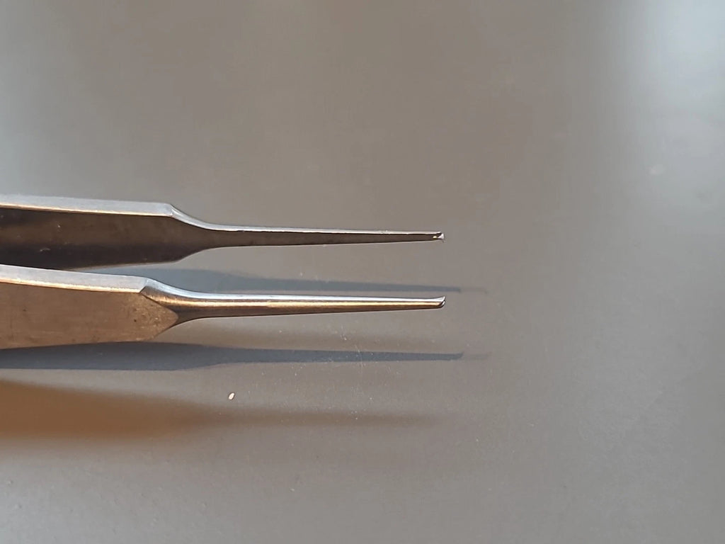 Aesculap Ophthalmology Cataract Point 5 Forceps with teeth US133