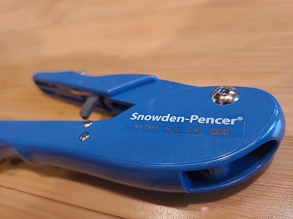 Snowden Pencer Laparoscopic Crocodile Grasper Locking Perfect Condition 90-7866