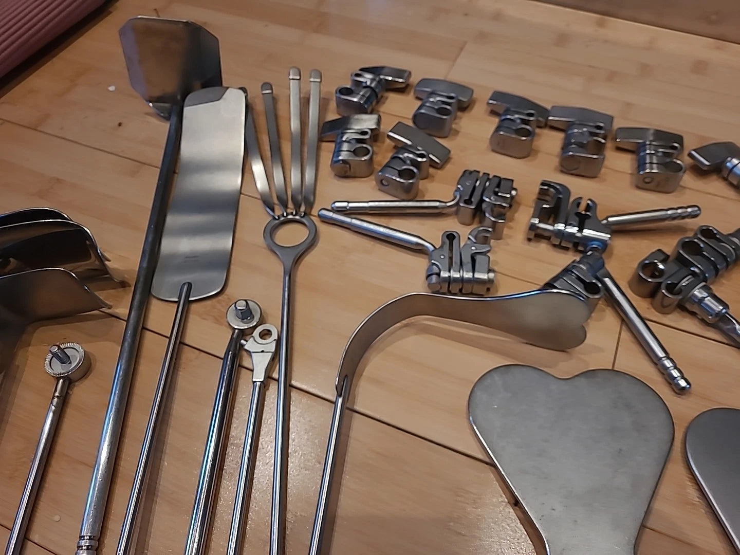 Thompson retractor Table Mounted Retractor Set Clamps And Extras